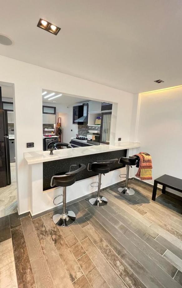 Apartment White Spaces *