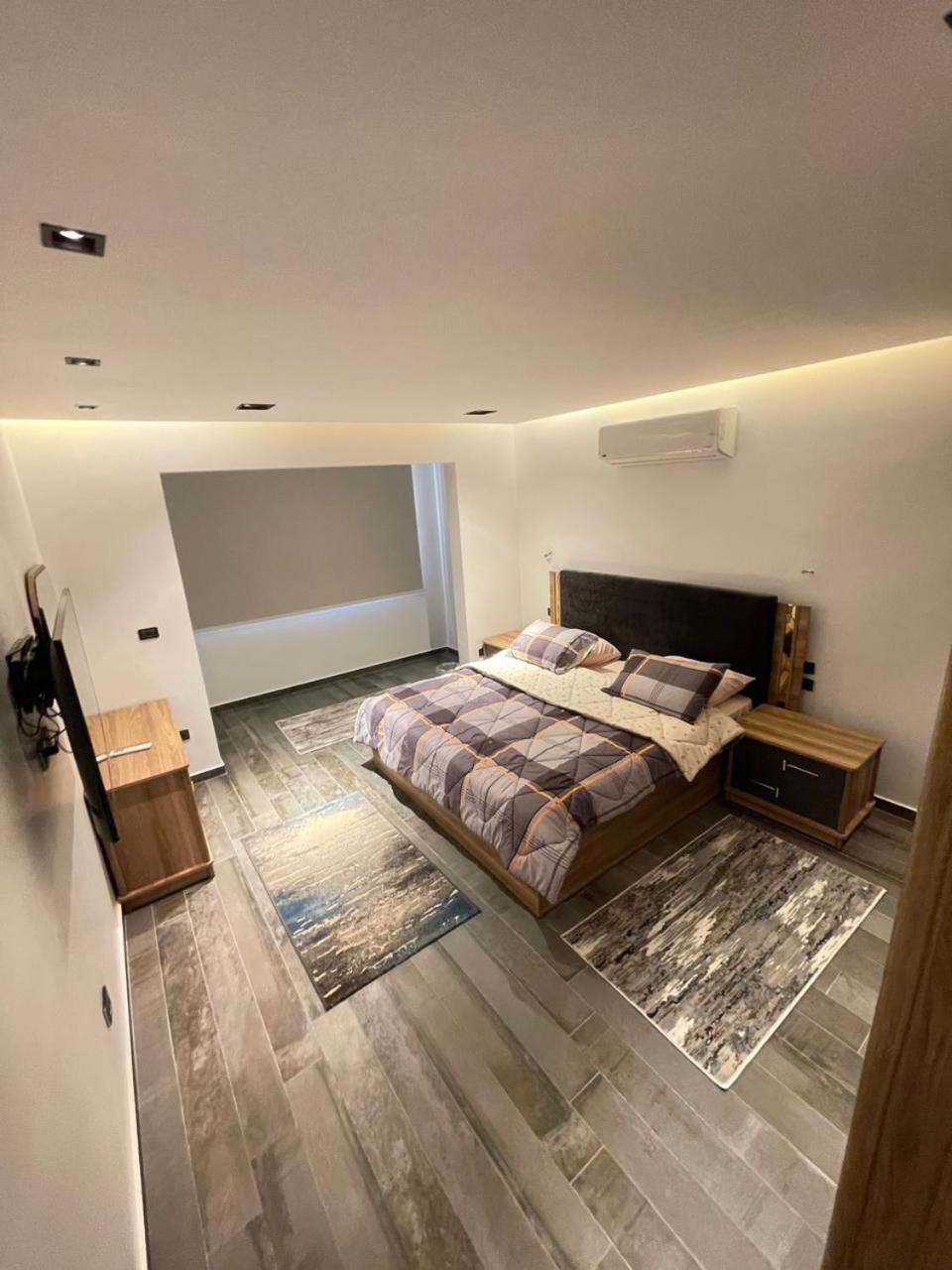White Spaces Apartment *